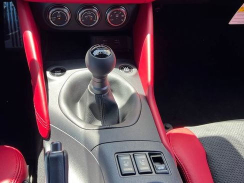 New 2025 Nissan Z Performance w/ Floor Mat Package RWD image 16