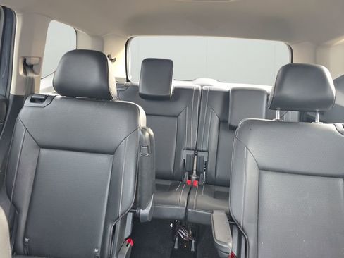 Used 2021 Volkswagen Atlas SE w/ Towing Package image 12