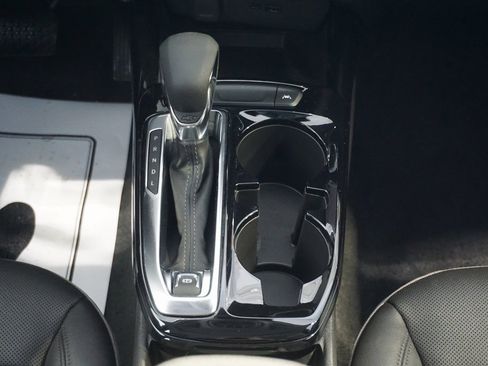 Used 2025 Chevrolet Trax ACTIV w/ Sunroof Package image 32