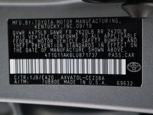 Certified 2020 Toyota Camry SE image 17