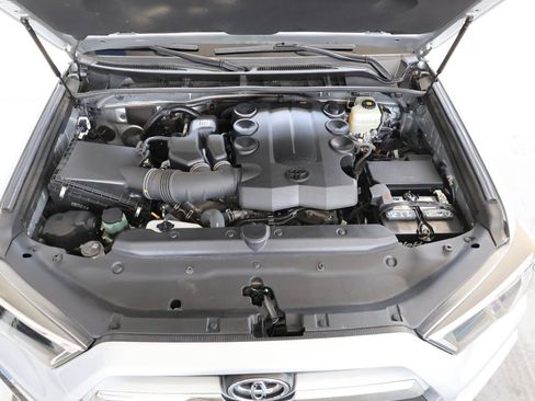 Used 2018 Toyota 4Runner Limited AWD/4WD image 11
