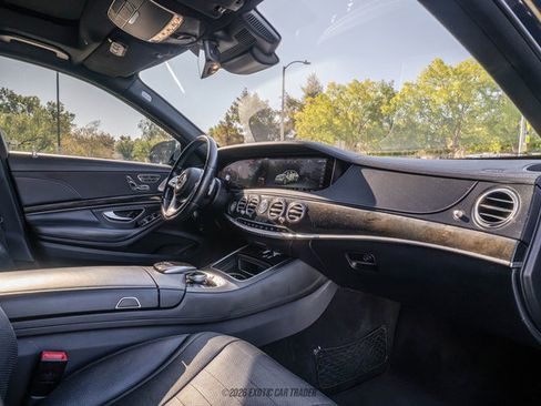 Used 2020 Mercedes-Benz S 560 Sedan image 40