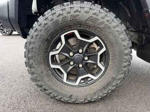 Used 2020 Jeep Gladiator Sport w/ Quick Order Package 24S AWD/4WD image 17