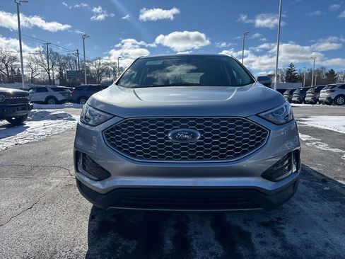 Used 2024 Ford Edge SEL w/ Convenience Package image 3