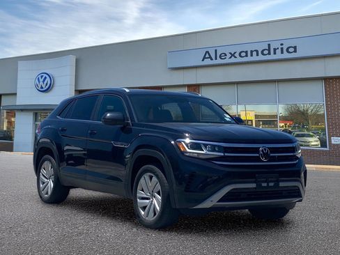 Used 2023 Volkswagen Atlas Cross Sport SE w/ Panoramic Sunroof Package AWD/4WD image 1