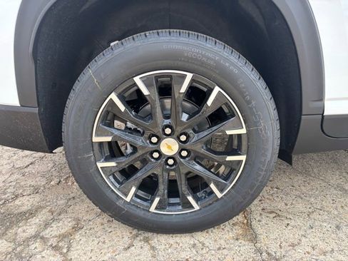 New 2026 Chevrolet Traverse LT w/ Sun and Wheel Package image 9