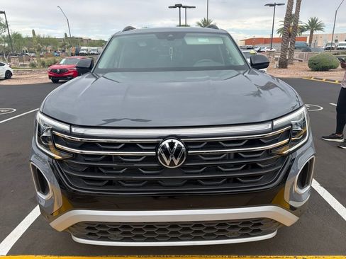 Used 2025 Volkswagen Atlas Peak Edition SE AWD/4WD image 7