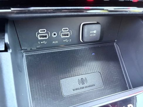 Used 2025 Jeep Grand Cherokee Altitude AWD/4WD image 19