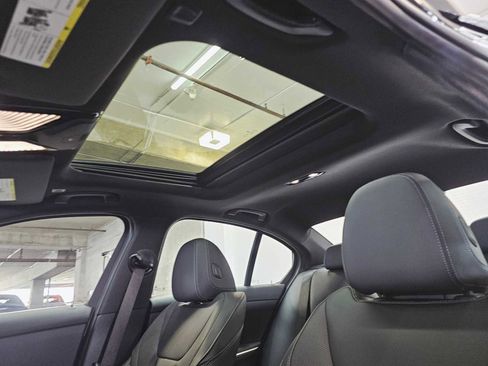 New 2025 BMW 330i xDrive Sedan w/ Convenience Package image 24