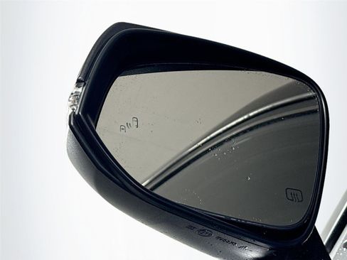 Certified 2024 Toyota Highlander XLE image 10