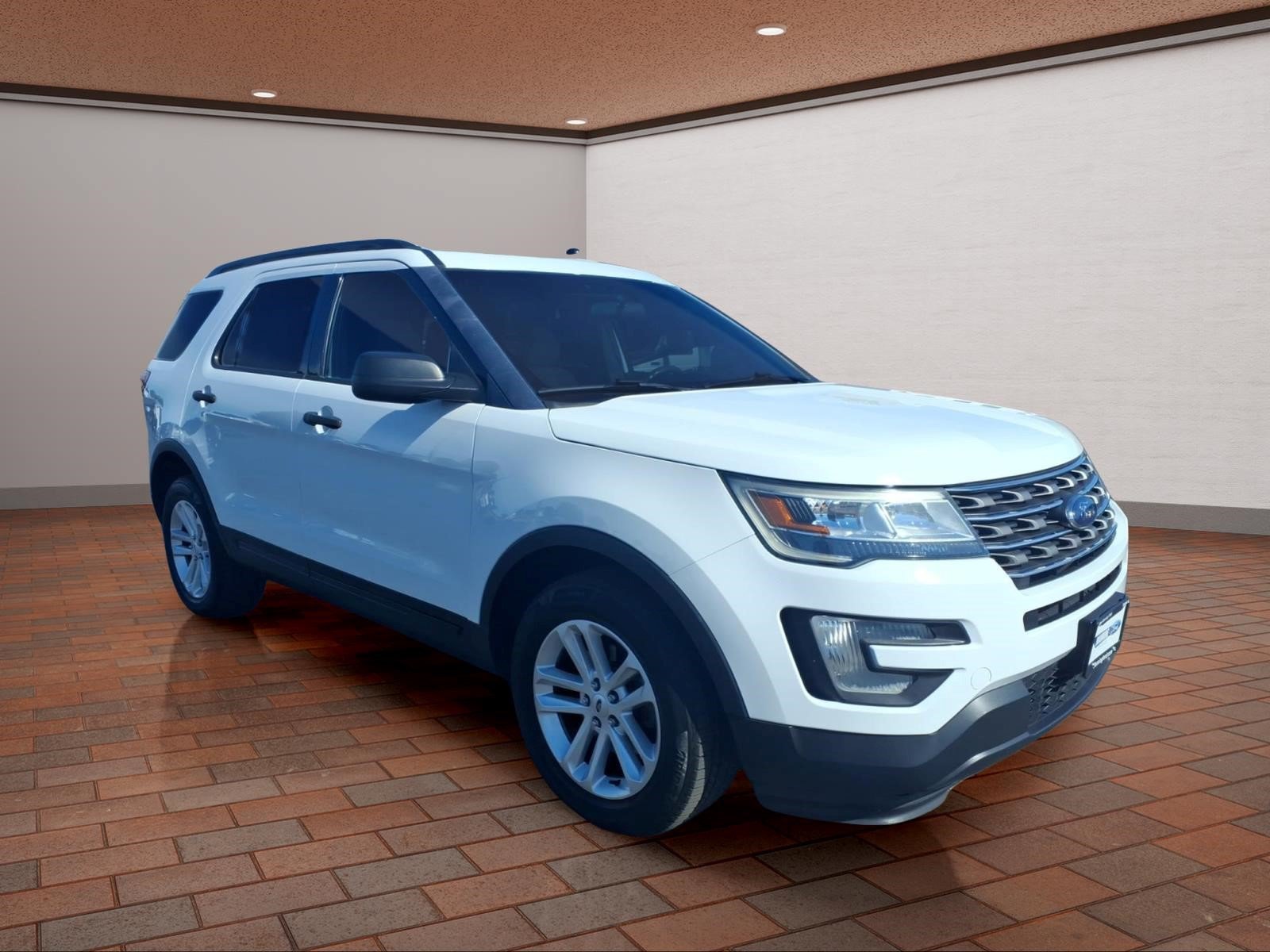 Used 2016 Ford Explorer 4WD image 2