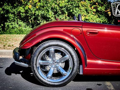 Used 2002 Chrysler Prowler image 29