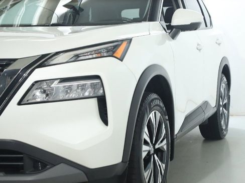 Used 2021 Nissan Rogue SV w/ Premium Package FWD image 5