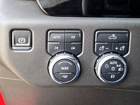 Used 2024 GMC Sierra 1500 Elevation w/ LPO, Elevation Black Package image 20