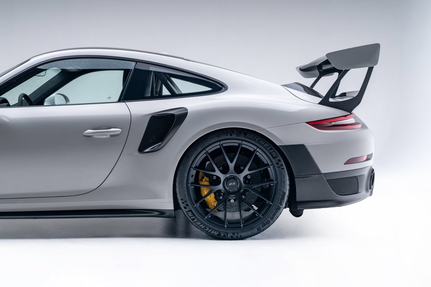 Used 2018 Porsche 911 GT2 RS RWD image 17