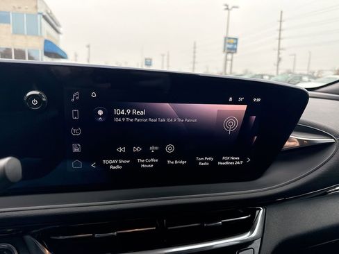 Certified 2025 Buick Envista Sport Touring image 16