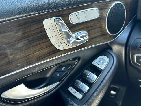 Used 2019 Mercedes-Benz GLC 300 4MATIC image 14