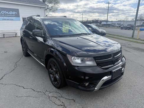 Used 2019 Dodge Journey Crossroad image 4