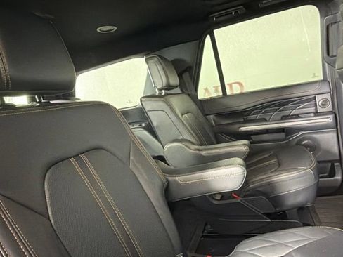 Used 2023 Ford Expedition Platinum AWD/4WD image 18