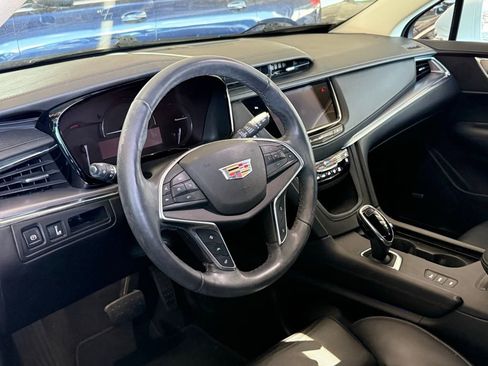 Used 2017 Cadillac XT5 Premium Luxury w/ Driver Assist Package image 2