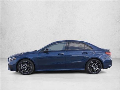 Used 2024 Mercedes-Benz C 300 Sedan image 4