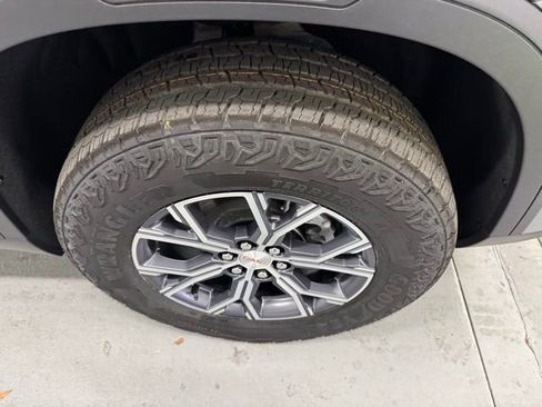 New 2026 GMC Acadia AT4 image 4