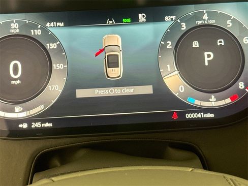 New 2025 Land Rover Range Rover Long Wheelbase SE image 12