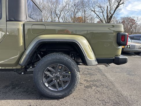 New 2026 Jeep Gladiator Sport image 24