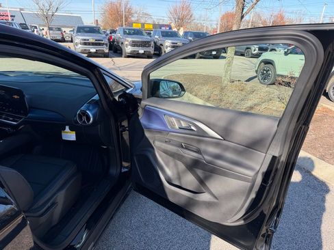 New 2026 Chevrolet Equinox EV LT AWD/4WD image 23