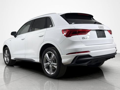Used 2023 Audi Q3 2.0T Premium w/ Convenience Package AWD/4WD image 3