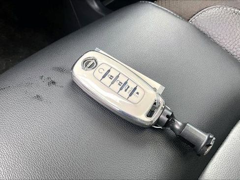 Certified 2024 Nissan Pathfinder SL w/ SL Premium Package image 14