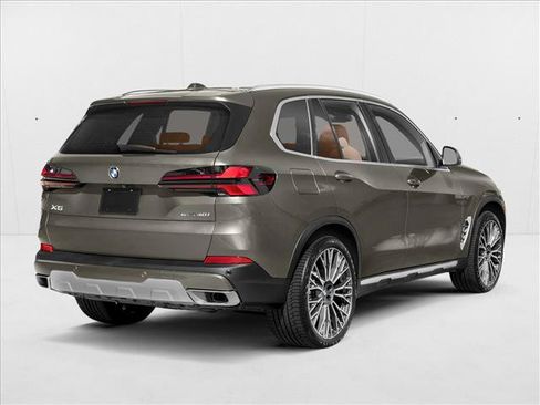New 2026 BMW X5 M60i w/ Climate Comfort Package AWD/4WD image 2