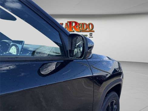 New 2026 Jeep Compass Latitude image 10