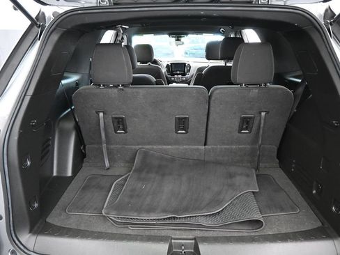 Used 2023 Chevrolet Traverse LT FWD image 42