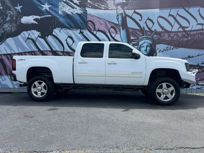 Used 2014 GMC Sierra 2500 SLT w/ SLT Convenience Package