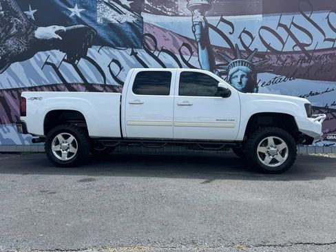 Used 2014 GMC Sierra 2500 SLT w/ SLT Convenience Package AWD/4WD image 1