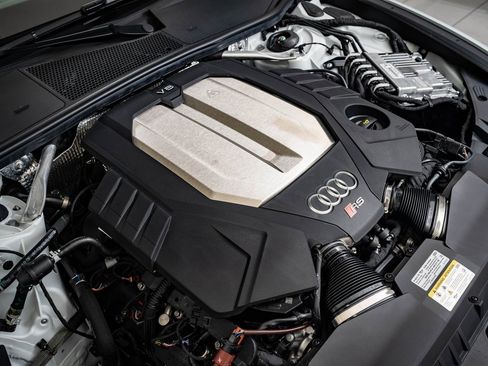 New 2025 Audi RS 6 performance image 45