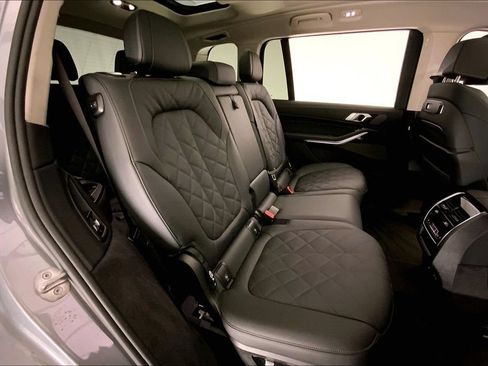 Used 2026 BMW X7 xDrive40i AWD/4WD image 15