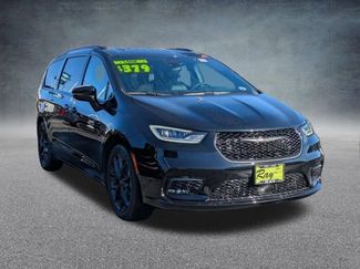 New 2026 Chrysler Pacifica Select FWD video 1