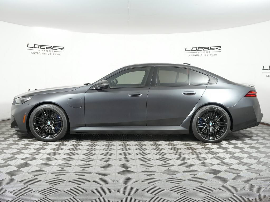 Used 2026 BMW M5 w/ Carbon Package AWD/4WD image 2