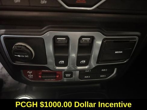 Used 2018 Jeep Wrangler Rubicon w/ Steel Bumper Group image 15