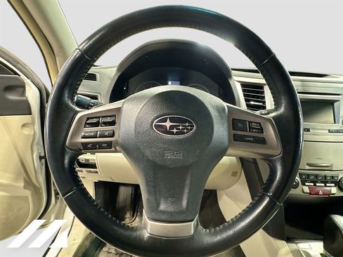 Used 2014 Subaru Outback 2.5i Premium AWD/4WD image 11
