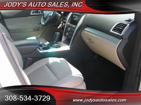 Used 2013 Ford Explorer XLT AWD/4WD image 20