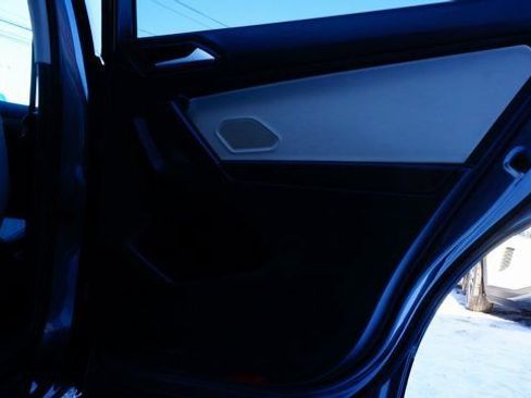 Certified 2021 Volkswagen Tiguan SE w/ Panoramic Sunroof Package image 51