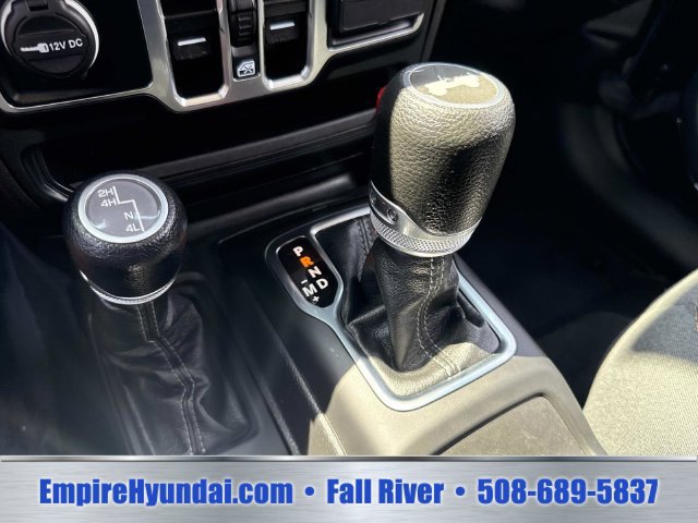 Used 2024 Jeep Wrangler Unlimited Sport AWD/4WD image 24
