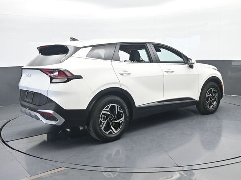 Used 2024 Kia Sportage LX FWD image 6