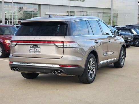 Used 2021 Lincoln Aviator 2WD image 7