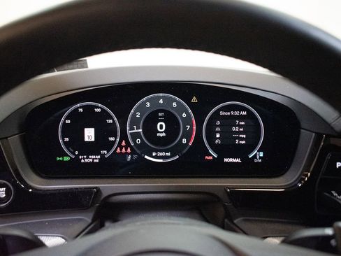Certified 2026 Porsche Cayenne AWD/4WD image 25