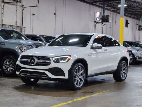 Used 2022 Mercedes-Benz GLC 300 4MATIC Coupe image 3
