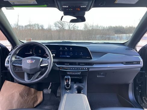 Used 2024 Cadillac XT4 Premium Luxury image 20